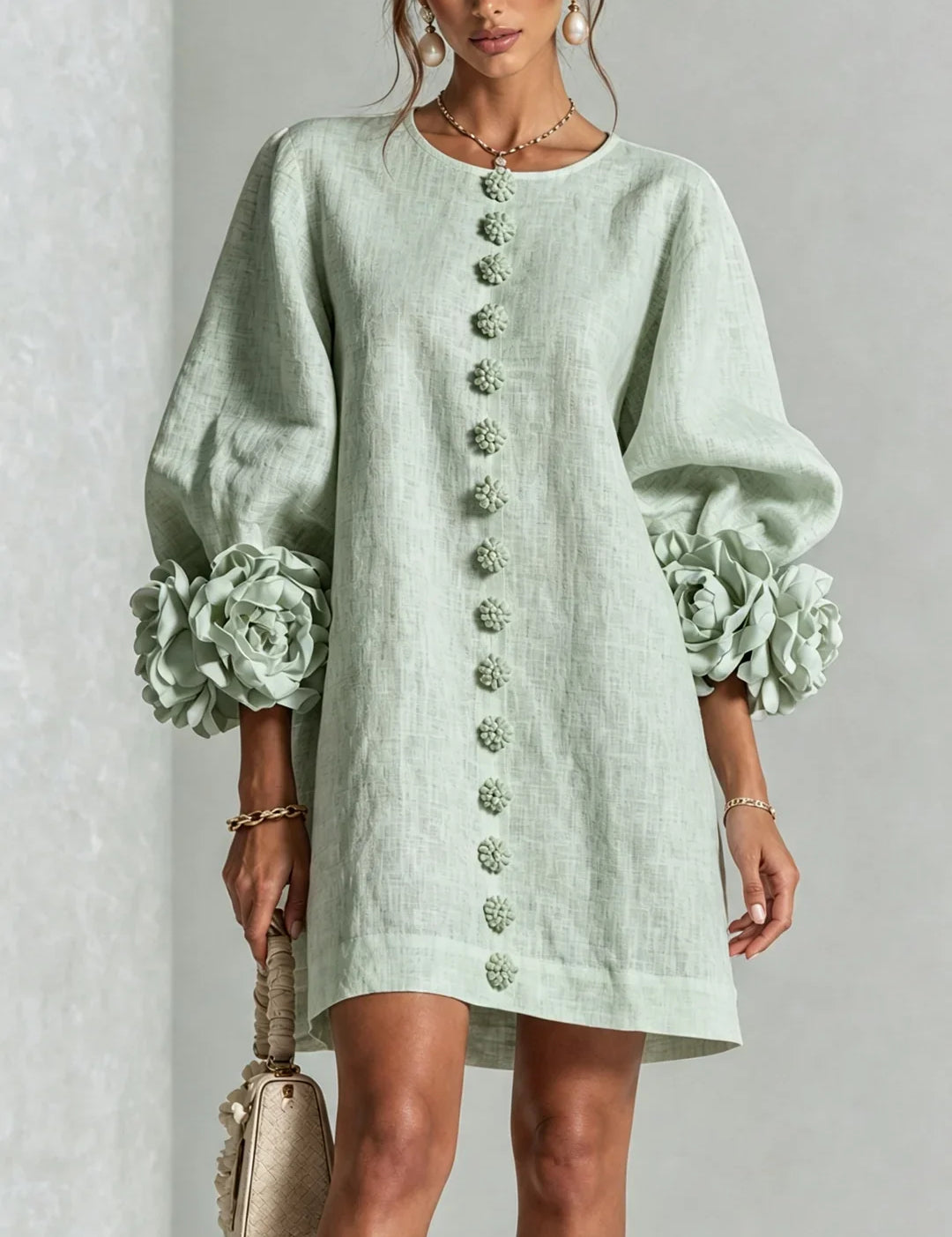 Vestido Mini Branco Elvira com Botões Florais e Mangas Florais