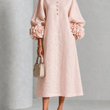 Vestido Midi Rosa com Botões em Forma de Flor e Mangas Exuberantes