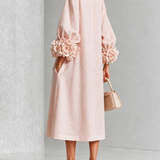 Vestido Midi Rosa com Botões em Forma de Flor e Mangas Exuberantes
