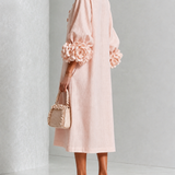 Vestido Midi Rosa com Botões em Forma de Flor e Mangas Exuberantes