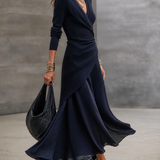 LOREDANA | Robe maxi assimétrica com decote em V e painéis em cetim azul marinho