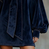 Tiphaine | Mini Vestido de Veludo com Laço Elegante