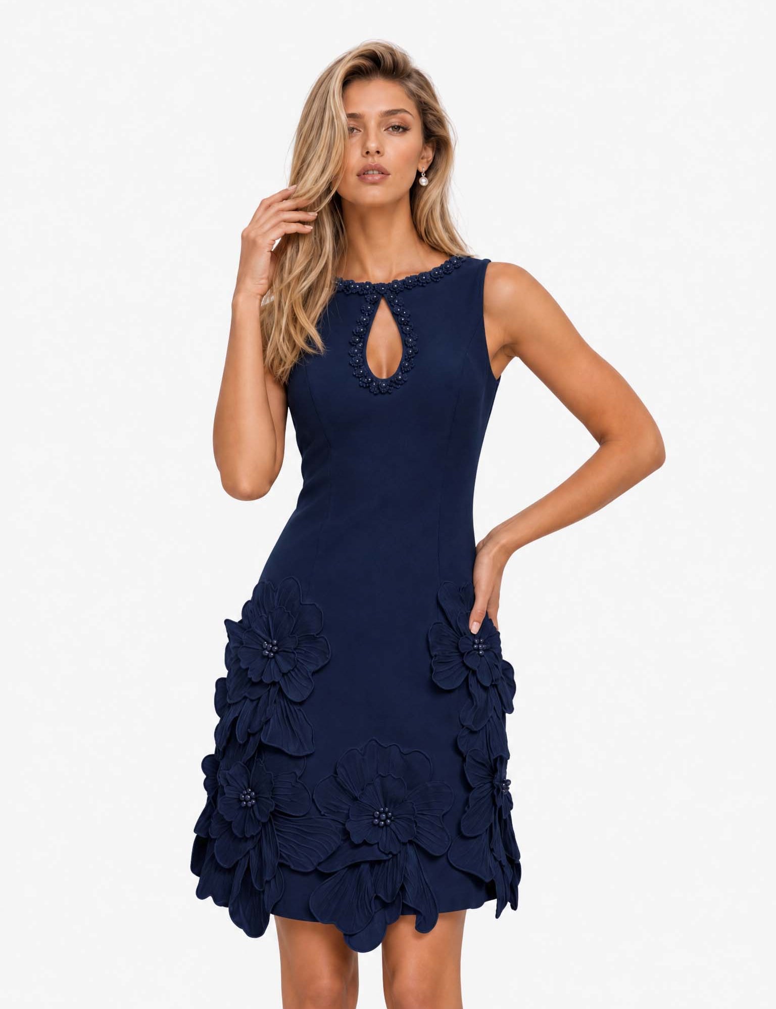 Vestido Mini Sem Mangas Elegante com Detalhe Recortado