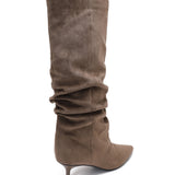 Botas de ante de tacón de aguja Brea Camel