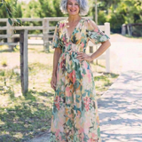 Audrey | Vestido Midi de Mangas Curtas com Cintura Ajustada