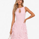 Vestido Mini Sem Mangas Elegante com Detalhe Recortado