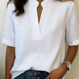 Margaux | Blusa Chic com Decote em V e Detalhe Dourado