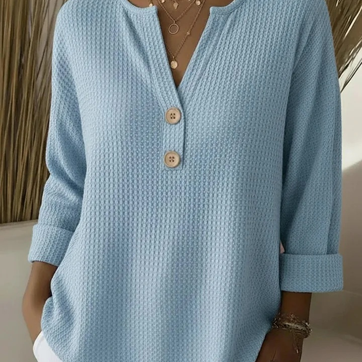 Lucía | Camiseta Henley Gofrada com Botões