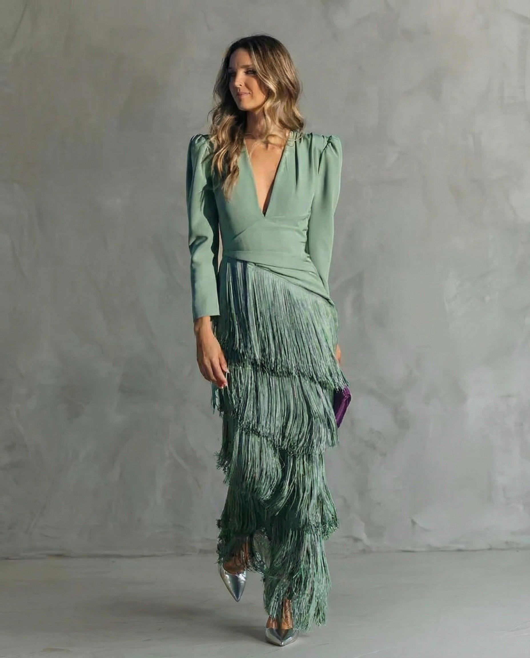 Chiara | Vestido Sofisticado com Mangas Franjadas
