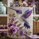Almofada Decorativa com Colibri em Meio a Flores