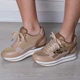 Molly - Fashionable Sneaker