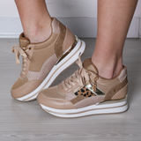 Molly - Fashionable Sneaker