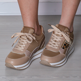 Molly - Fashionable Sneaker