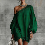 Vestido Mini de Renda Olivia com Ombros Expostos e Mangas Bufantes