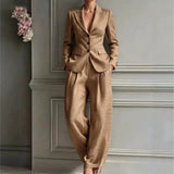 Conjunto Elegante Victoria com Blazer Ajustado e Calças Amplas