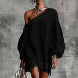 Vestido Mini de Renda Olivia com Ombros Expostos e Mangas Bufantes