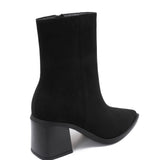 Botins Pretos Nela