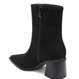 Botins Pretos Nela