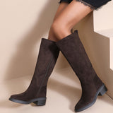 Botas Sarina em tom de castanho